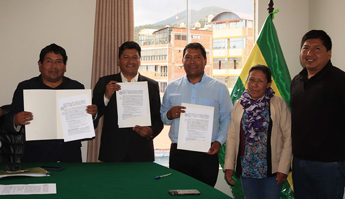 Firman convenio para mejorar carretera interregional que unirá en menor tiempo Cusco y Tambobamba